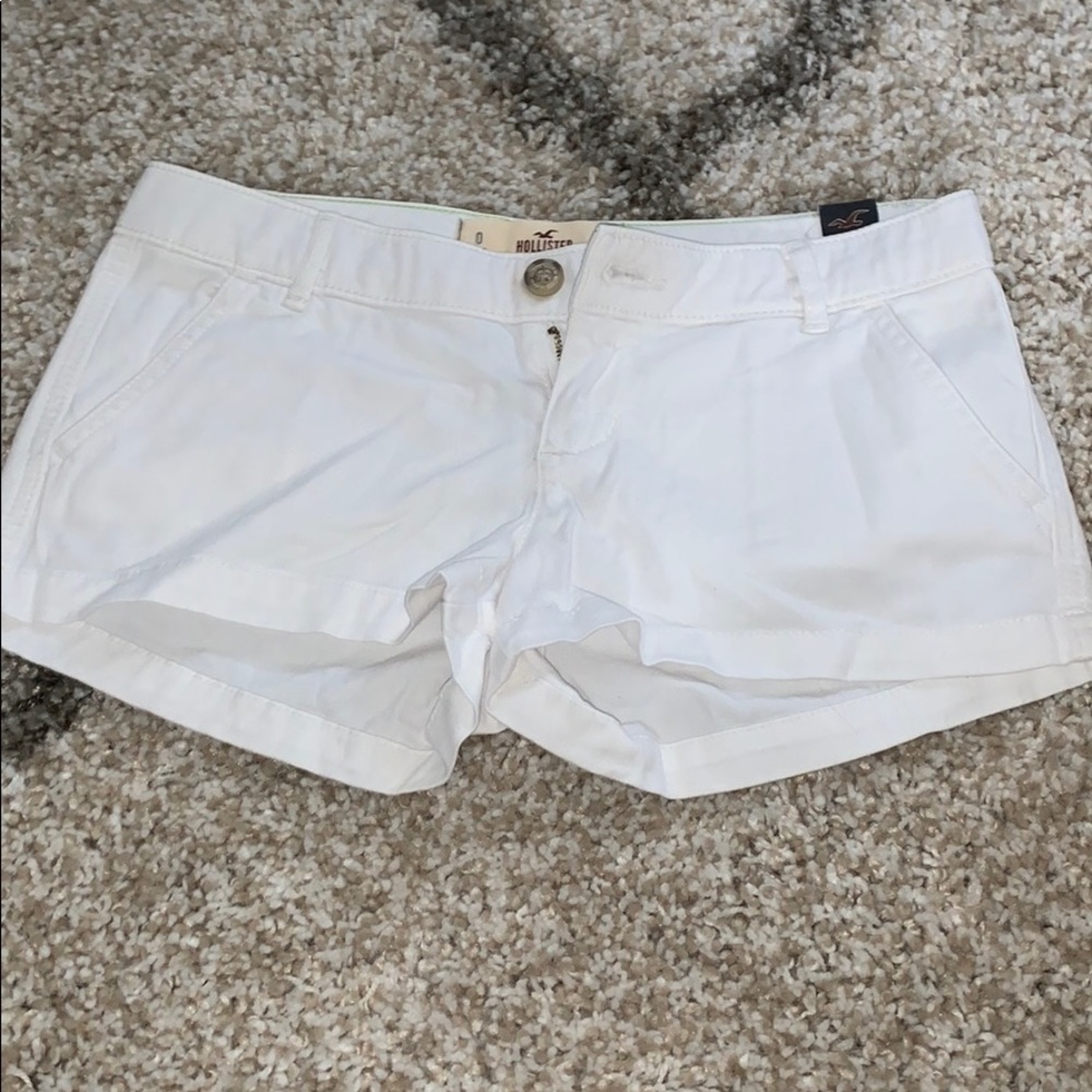 Cute white khaki shorts